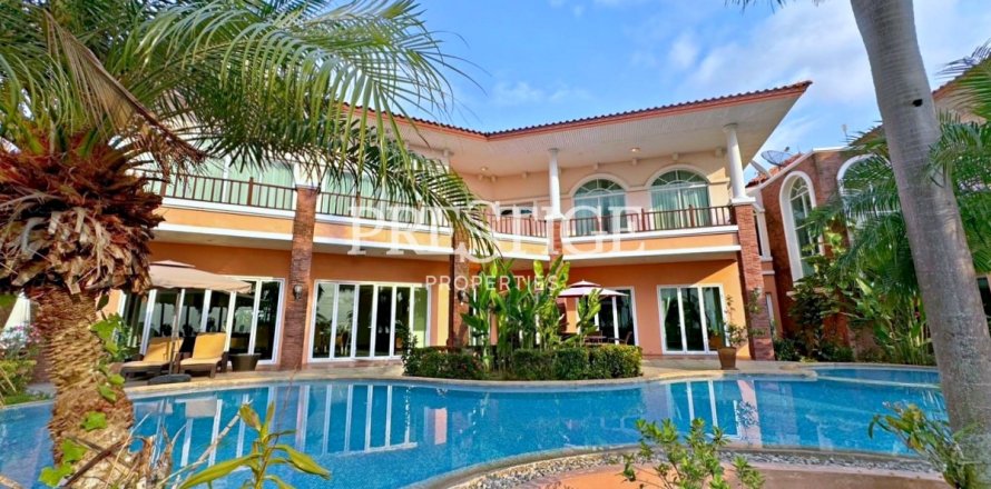 Maison à Pattaya, Thaïlande 4 chambres № 198404
