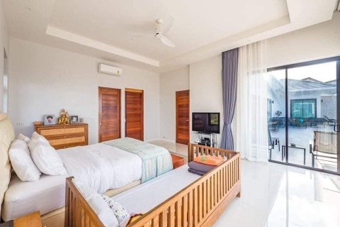 Chalet de 4 dormitorios en Ko Samui, Tailandia № 179946 - foto 16