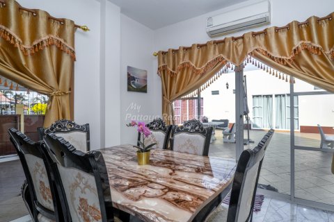 Haus in Bang Lamung, Thailand 6 Schlafzimmer № 159978 - Foto 3