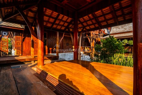 House in Bang Lamung, Thailand 7 bedrooms № 159975 - photo 27
