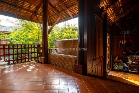 House in Bang Lamung, Thailand 7 bedrooms № 159975 - photo 3