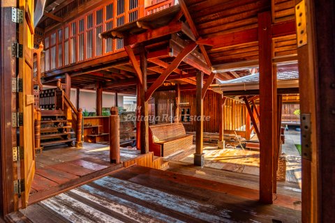 House in Bang Lamung, Thailand 7 bedrooms № 159975 - photo 18