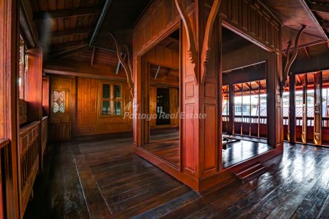 House in Bang Lamung, Thailand 7 bedrooms № 159975 - photo 25