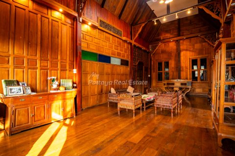 House in Bang Lamung, Thailand 7 bedrooms № 159975 - photo 5