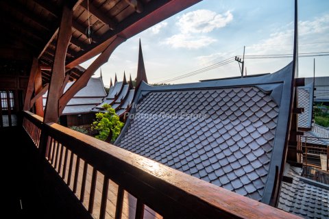 House in Bang Lamung, Thailand 7 bedrooms № 159975 - photo 15