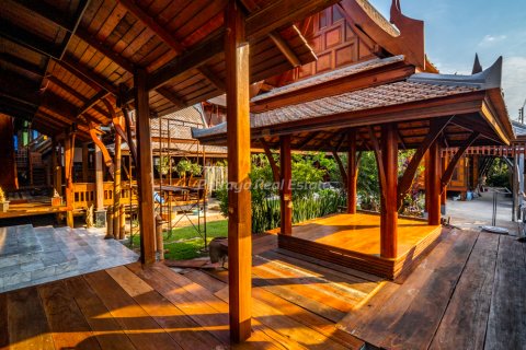 House in Bang Lamung, Thailand 7 bedrooms № 159975 - photo 26