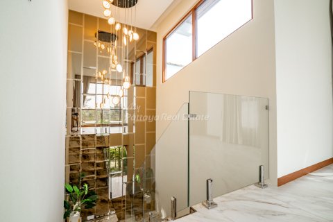 Haus in Bang Lamung, Thailand 5 Schlafzimmer № 159976 - Foto 18