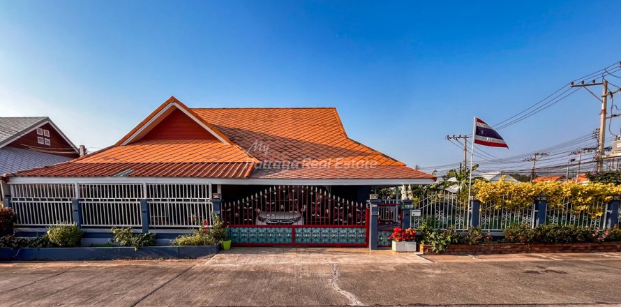 Casa de 3 dormitorios en Bang Lamung, Tailandia № 159977