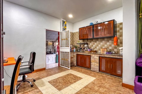 Casa de 3 dormitorios en Bang Lamung, Tailandia № 159977 - foto 7