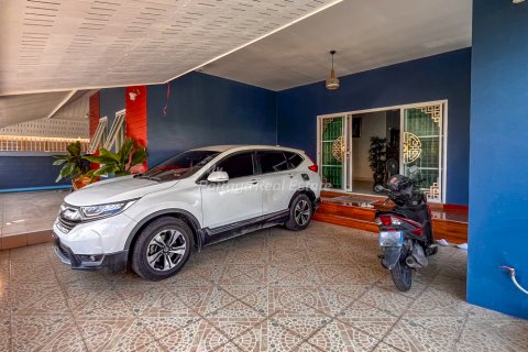 Casa de 3 dormitorios en Bang Lamung, Tailandia № 159977 - foto 24