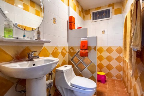 Casa de 3 dormitorios en Bang Lamung, Tailandia № 159977 - foto 9