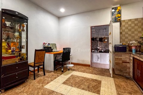 Casa de 3 dormitorios en Bang Lamung, Tailandia № 159977 - foto 8
