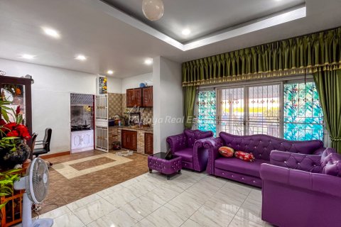 Casa de 3 dormitorios en Bang Lamung, Tailandia № 159977 - foto 5