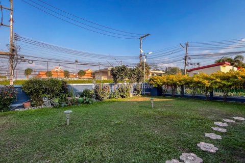 Casa de 3 dormitorios en Bang Lamung, Tailandia № 159977 - foto 3