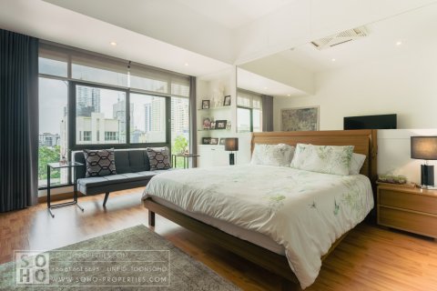 Condominio de 4 dormitorios en Bangkok, Tailandia № 143626 - foto 19