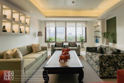 Condominio de 4 dormitorios en Bangkok, Tailandia № 143626 - foto 14