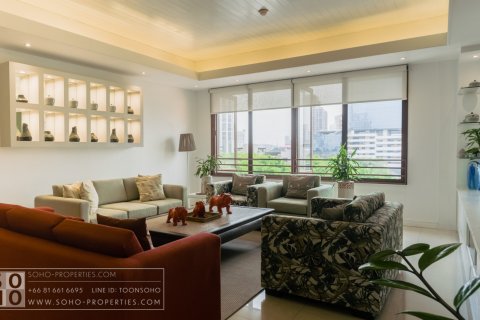 Condominio de 4 dormitorios en Bangkok, Tailandia № 143626 - foto 13