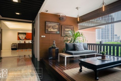 Condominio de 4 dormitorios en Bangkok, Tailandia № 143626 - foto 12