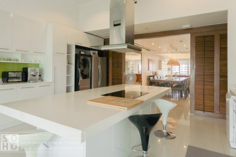 Condominio de 4 dormitorios en Bangkok, Tailandia № 143626 - foto 3