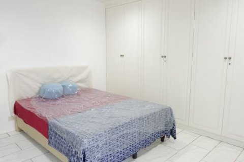 Adosado de 3 dormitorios en Bangkok, Tailandia № 143627 - foto 3