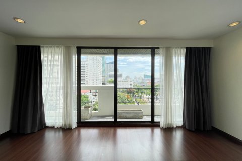 Condominio de 3 dormitorios en Bangkok, Tailandia № 143623 - foto 13