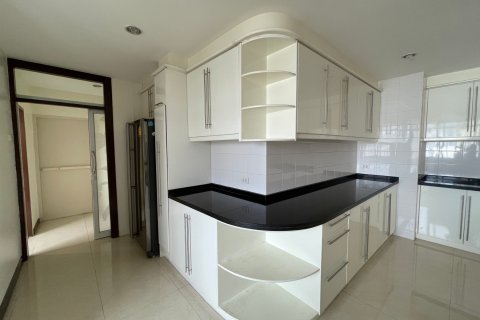 Condominio de 3 dormitorios en Bangkok, Tailandia № 143623 - foto 10