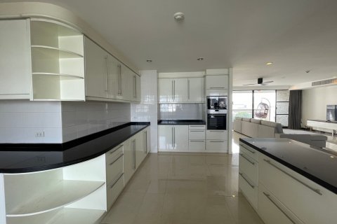 Condominio de 3 dormitorios en Bangkok, Tailandia № 143623 - foto 8