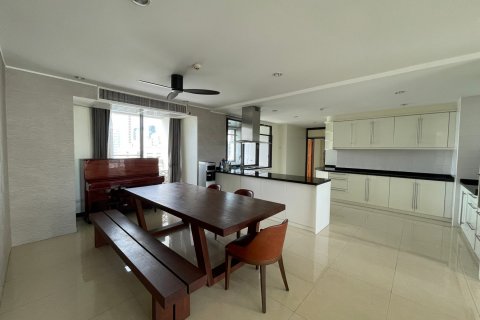 Condominio de 3 dormitorios en Bangkok, Tailandia № 143623 - foto 7