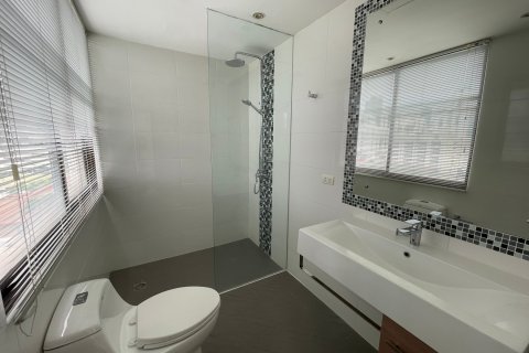 Condominio de 3 dormitorios en Bangkok, Tailandia № 143623 - foto 19