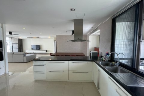 Condominio de 3 dormitorios en Bangkok, Tailandia № 143623 - foto 9