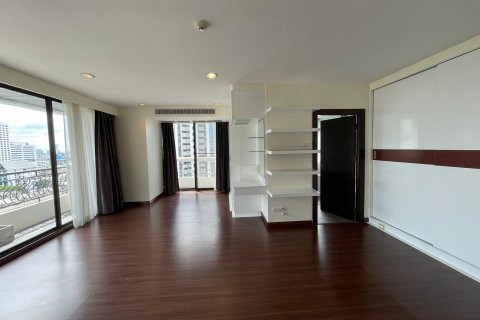 Condominio de 3 dormitorios en Bangkok, Tailandia № 143623 - foto 11