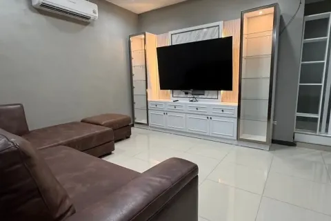 Casa de 3 dormitorios en Pattaya, Tailandia № 167578 - foto 5