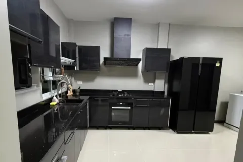 Casa de 3 dormitorios en Pattaya, Tailandia № 167578 - foto 7