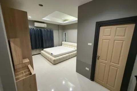 Casa de 3 dormitorios en Pattaya, Tailandia № 167578 - foto 12