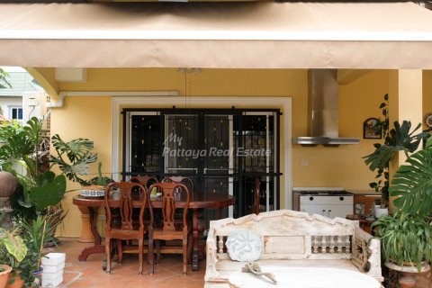 Casa de 3 dormitorios en Pattaya, Tailandia № 205030 - foto 4