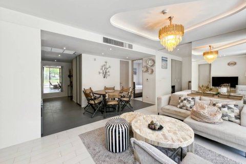 Condominio de 3 dormitorios en Hua Hin, Tailandia № 155778 - foto 2