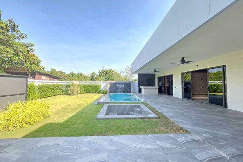 House in Pattaya, Thailand 3 bedrooms № 155773