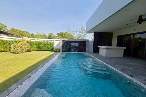 Casa de 3 dormitorios en Pattaya, Tailandia № 155773 - foto 5