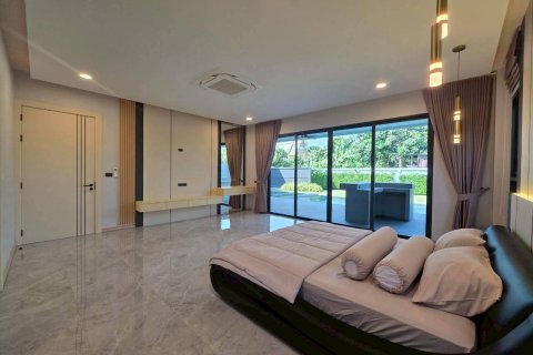 Casa de 3 dormitorios en Pattaya, Tailandia № 155773 - foto 30