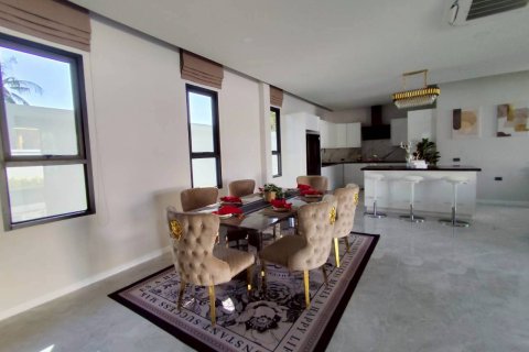 Casa de 3 dormitorios en Pattaya, Tailandia № 155774 - foto 11