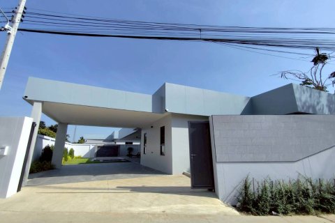 Casa de 3 dormitorios en Pattaya, Tailandia № 155774 - foto 2