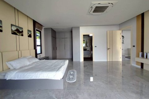 Casa de 3 dormitorios en Pattaya, Tailandia № 155774 - foto 22