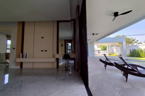 Casa de 3 dormitorios en Pattaya, Tailandia № 155774 - foto 25