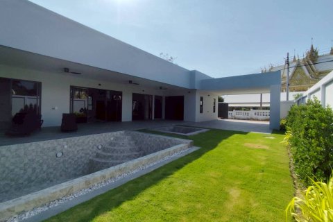 Casa de 3 dormitorios en Pattaya, Tailandia № 155774 - foto 7