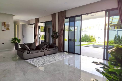 Casa de 3 dormitorios en Pattaya, Tailandia № 155774 - foto 13