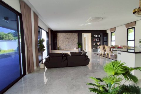 Casa de 3 dormitorios en Pattaya, Tailandia № 155774 - foto 9