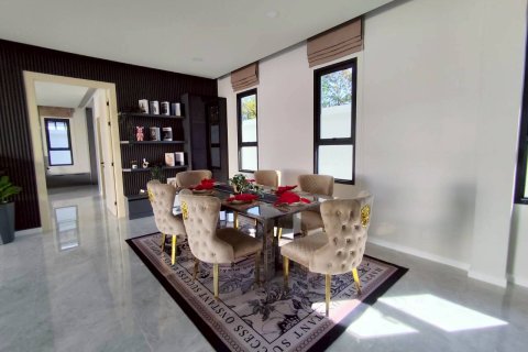 Casa de 3 dormitorios en Pattaya, Tailandia № 155774 - foto 10