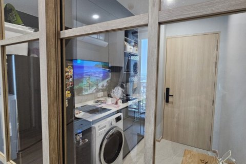 Condominio de 2 dormitorios en Phra Khanong, Bangkok, Tailandia № 163091 - foto 4