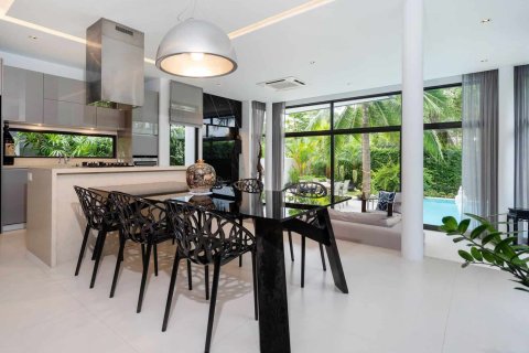 Chalet de 4 dormitorios en Rawai, Tailandia № 166279 - foto 8