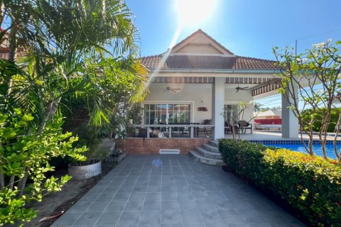 Chalet de 2 dormitorios en Hua Hin, Tailandia № 155758 - foto 2